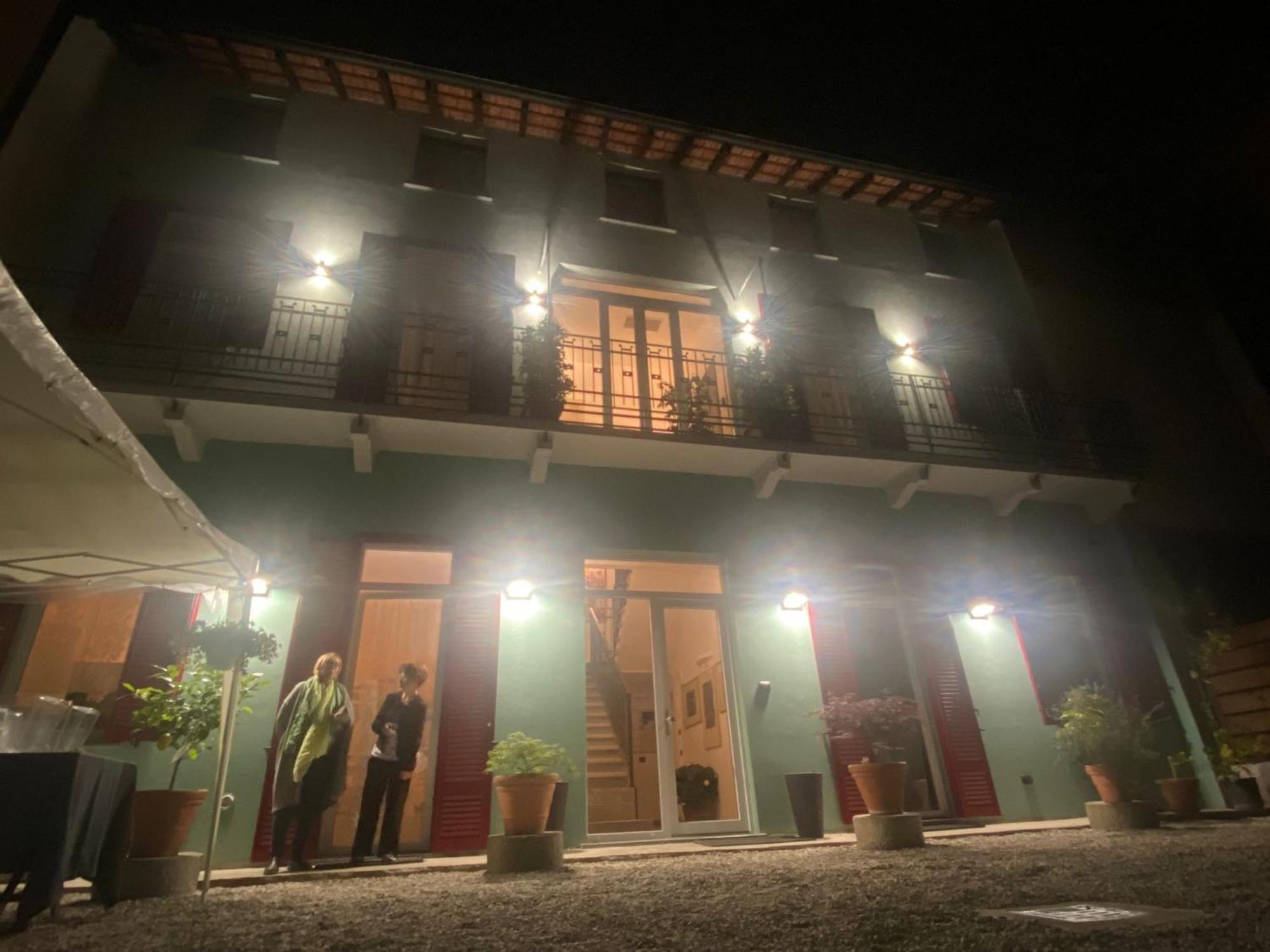 Notte Di Note - Home Hospitality ブスト・アルシーツィオ エクステリア 写真
