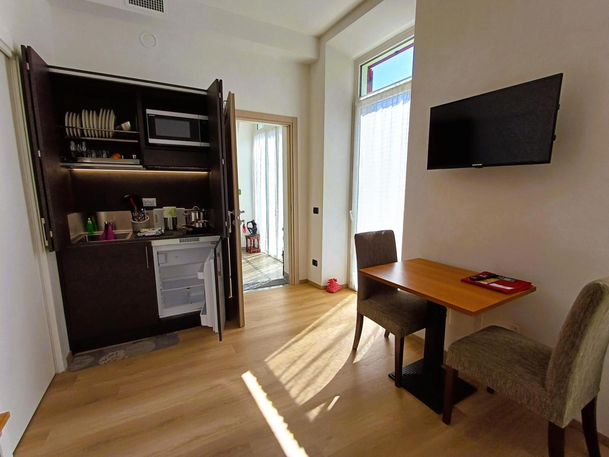 Notte Di Note - Home Hospitality ブスト・アルシーツィオ エクステリア 写真